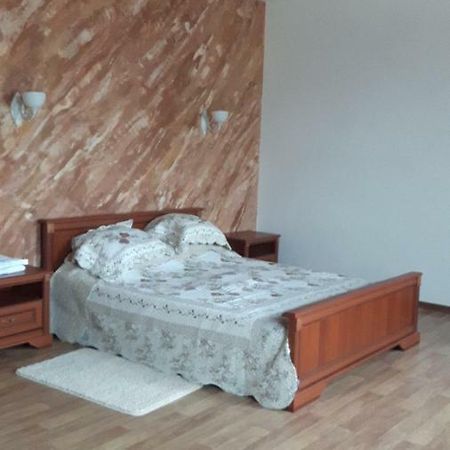 Киевская 43 Leilighet Khorol Eksteriør bilde
