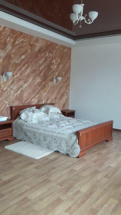 Киевская 43 Leilighet Khorol Eksteriør bilde